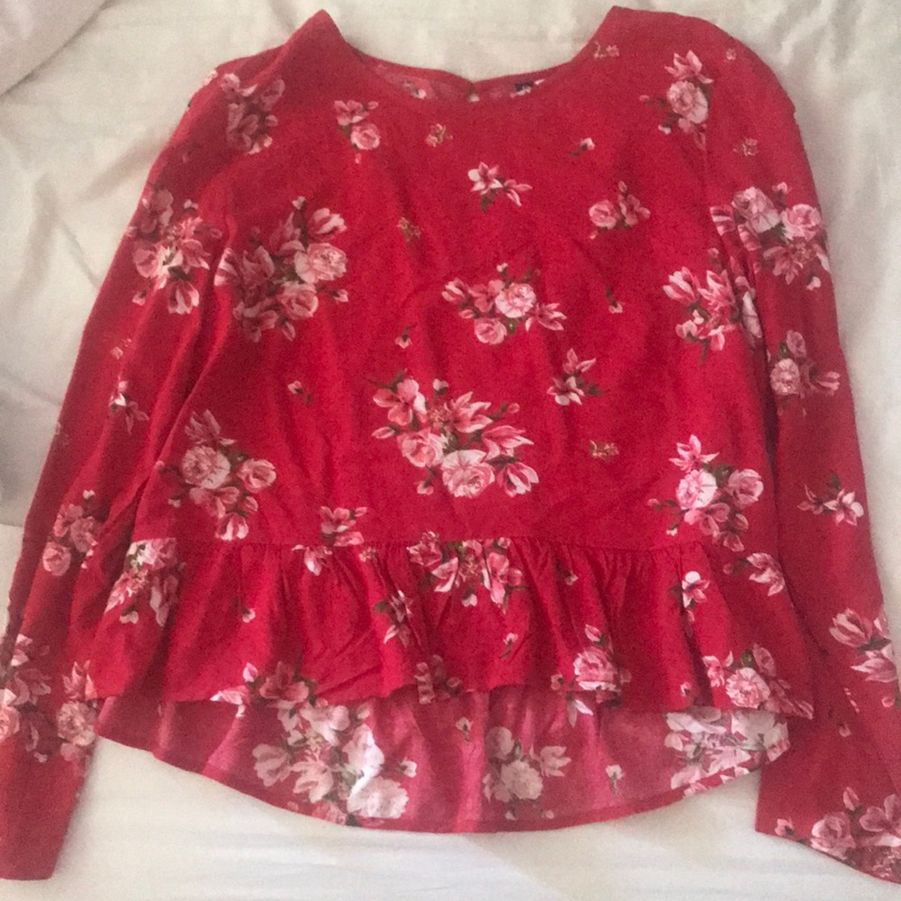 Flounced hem top